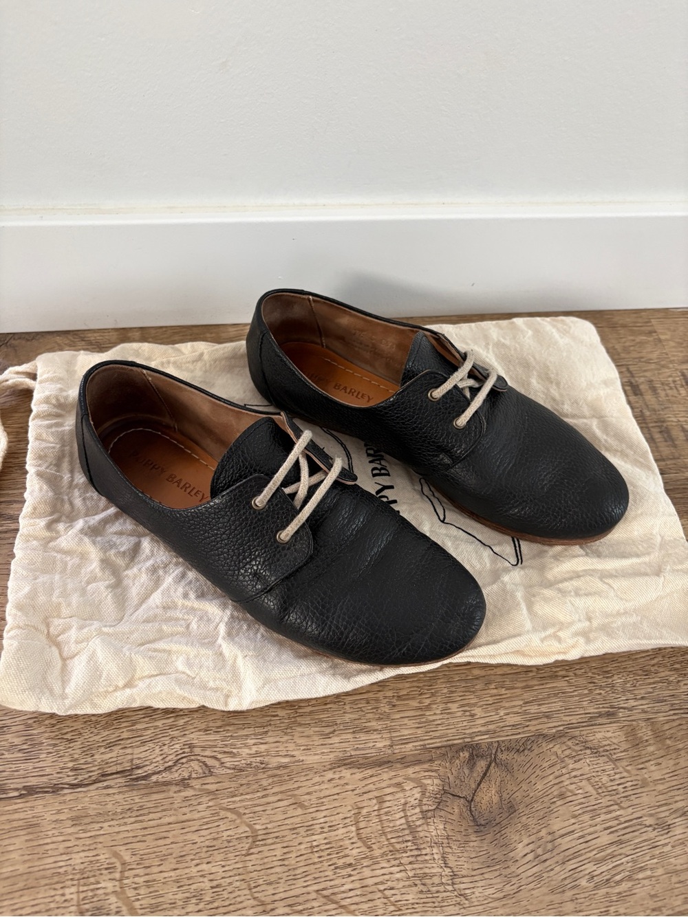 Poppy Barley 7.5 Black Leather Shoes